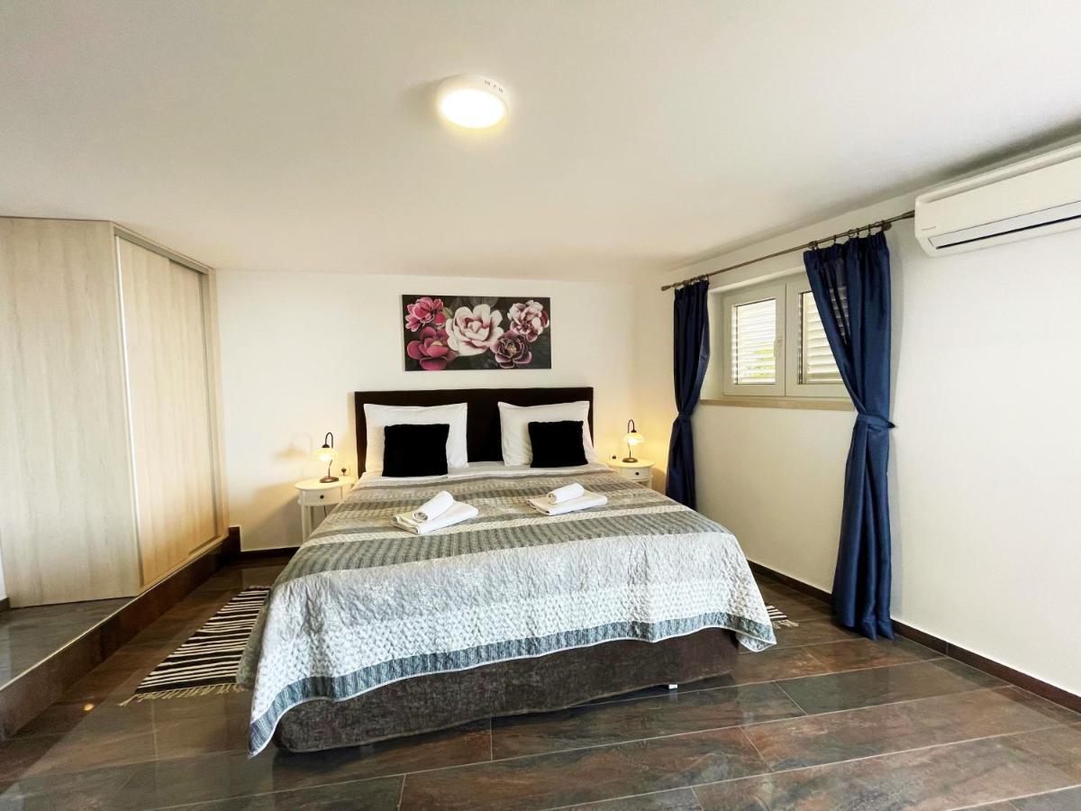 מליני Villa Sunset מראה חיצוני תמונה