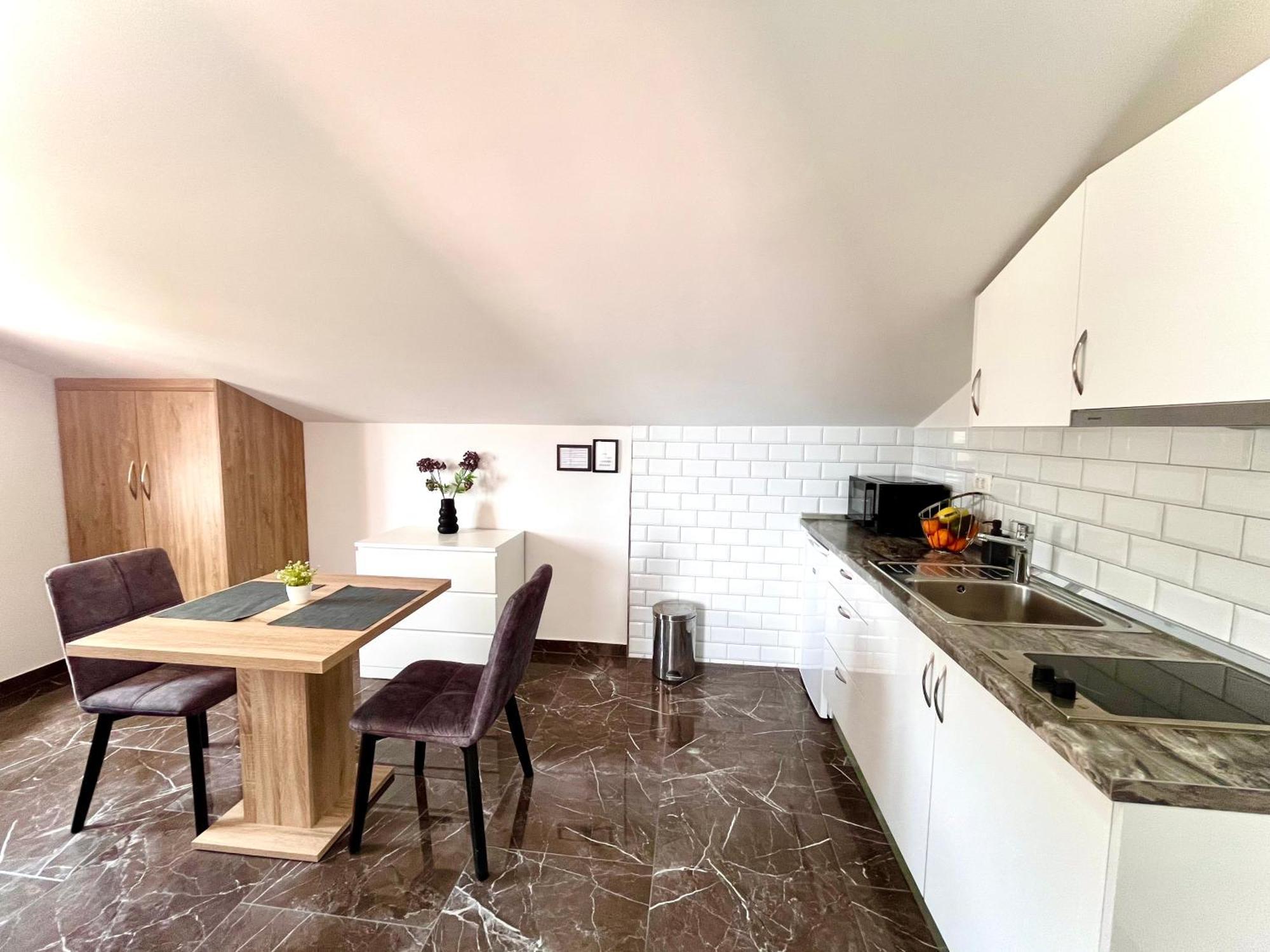 מליני Villa Sunset מראה חיצוני תמונה